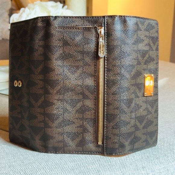 MICHAEL KORS Jet Set MK Logo Checkbook Wallet -Brown - Picture 13 of 14